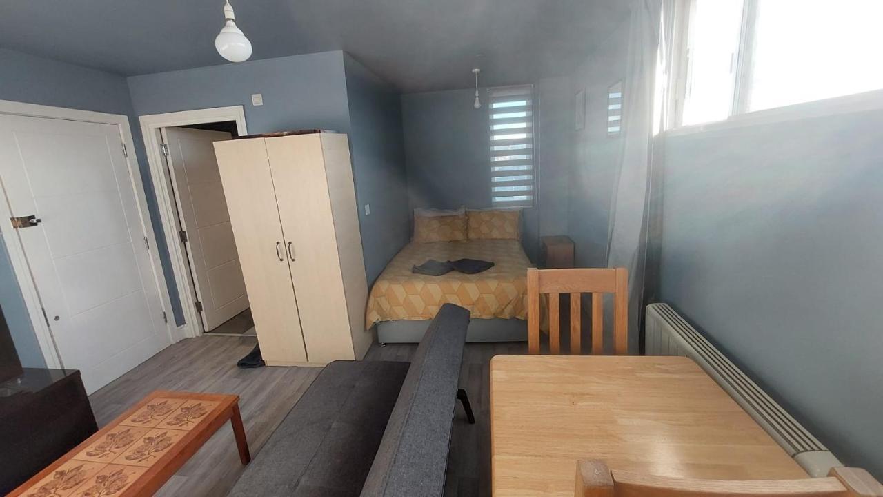 Modern - Redecorated Oct 2023 *