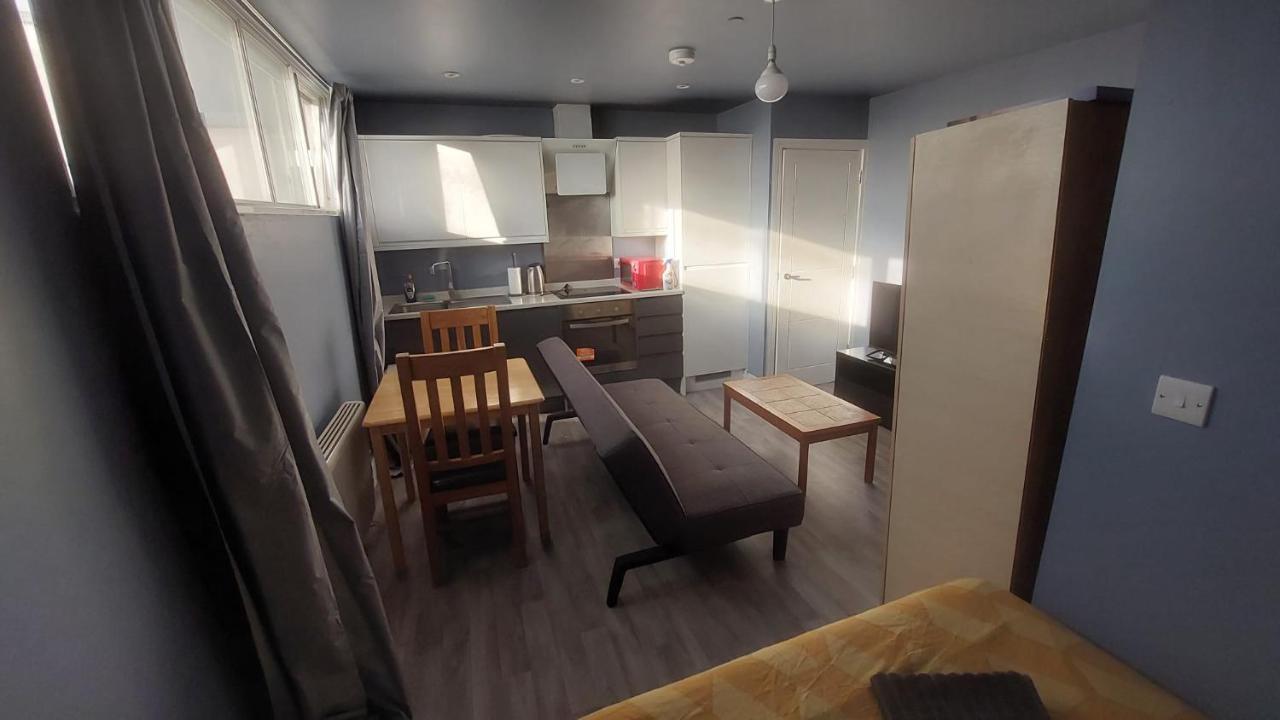 Apartment Modern - Redecorated Oct 2023