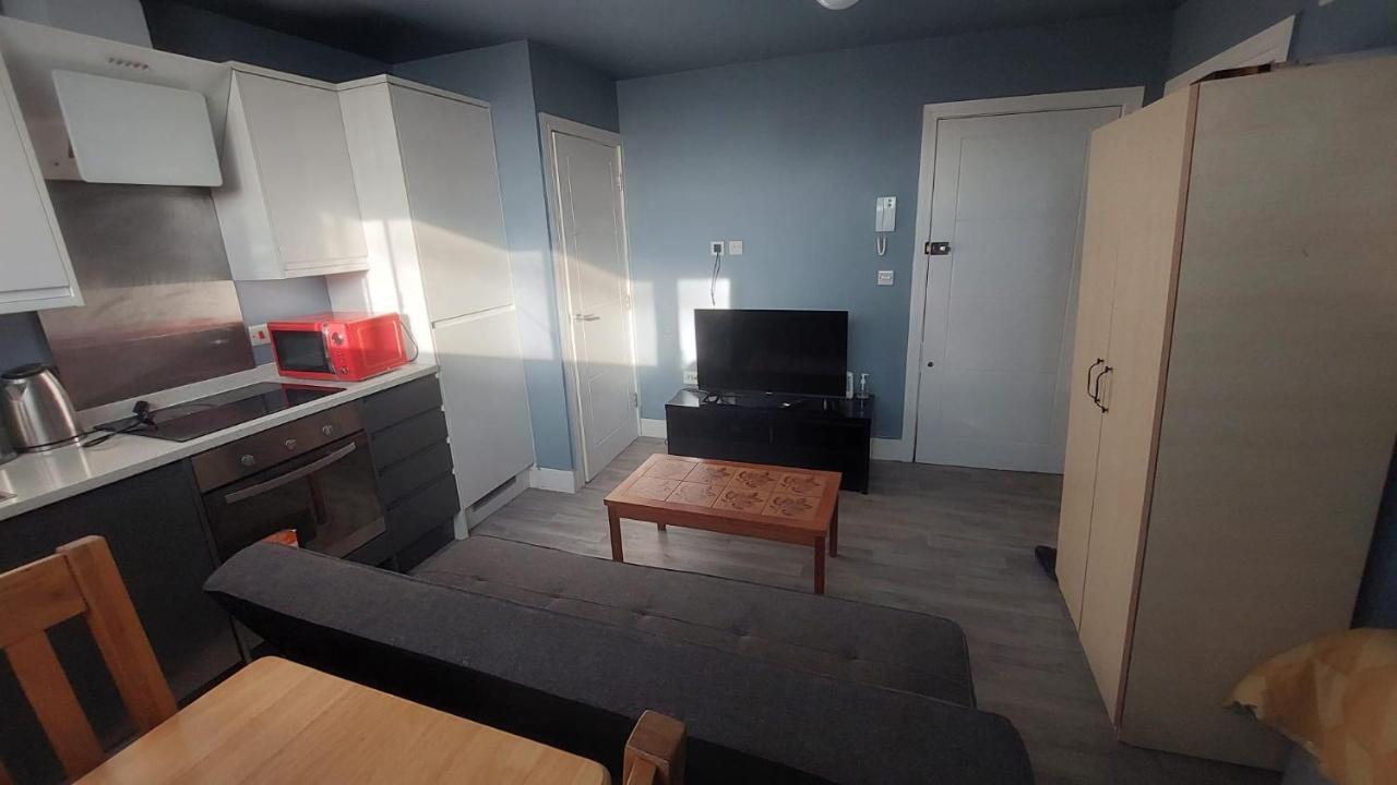 Apartment Modern - Redecorated Oct 2023 Maidstone