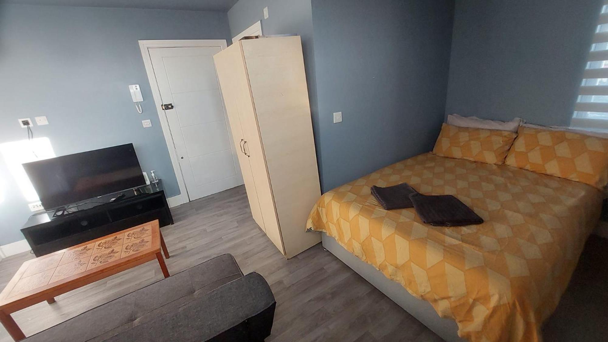 Modern - Redecorated Oct 2023 * Maidstone